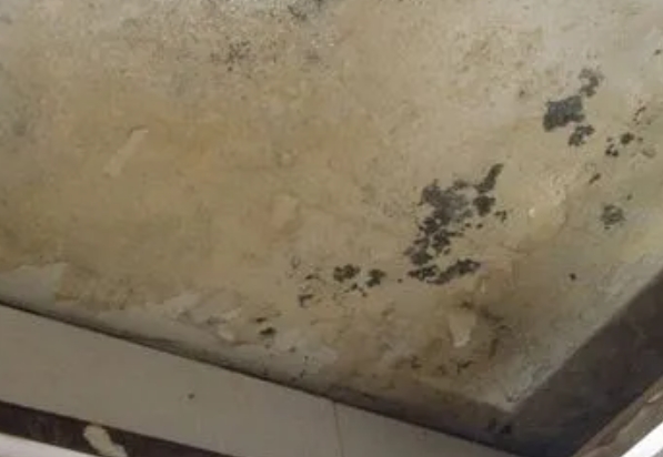 拉萨市阳台漏水维修公司分享下拉萨市卫生间渗水维修需要注意哪些问题。